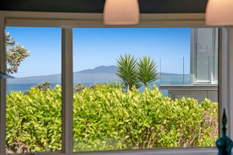 896 Whangaparaoa Road Manly_16