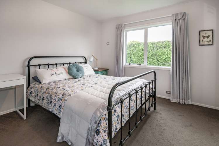 10 Anna Lane Raureka_13