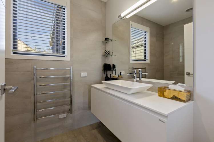 37 McAdam Drive Jacks Point_18