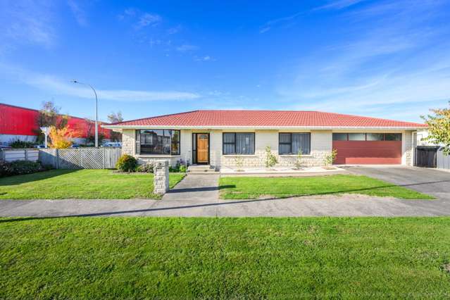 Ultimate townhouse in unbeatable location