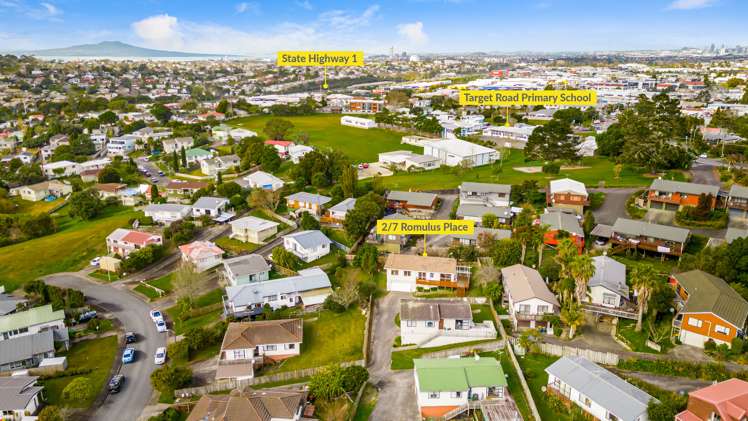 2/7 Romulus Place Totara Vale_15