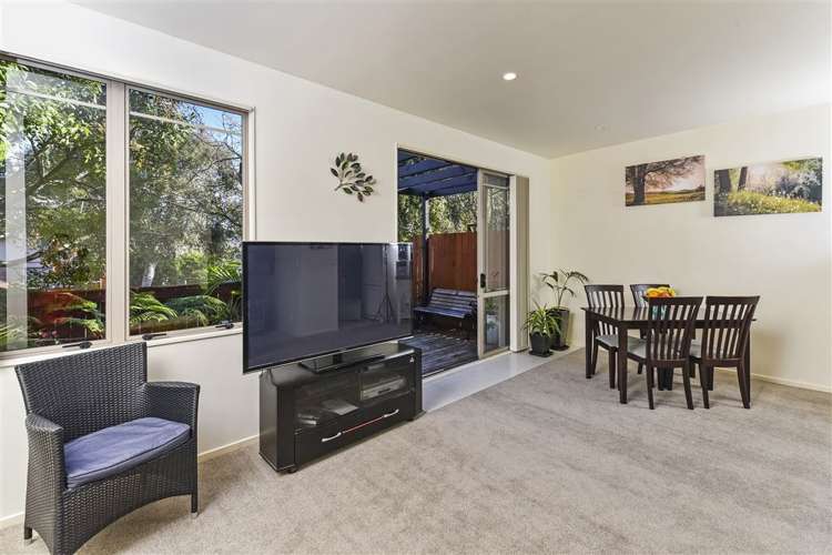 2/36 Fields Parade Oteha_21