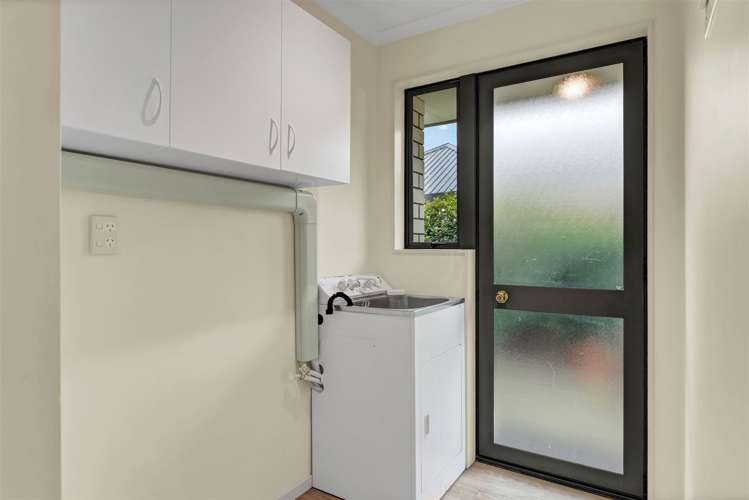 27 Kingsford Drive Stoke_19