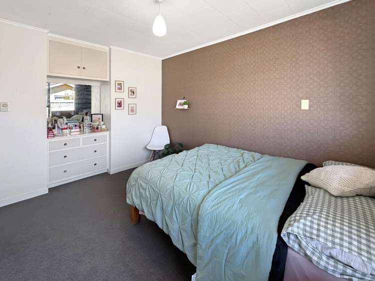 2/32 Creek Road 1383_5