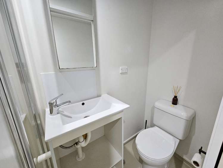 4C/15 Whitaker Place 10015_10