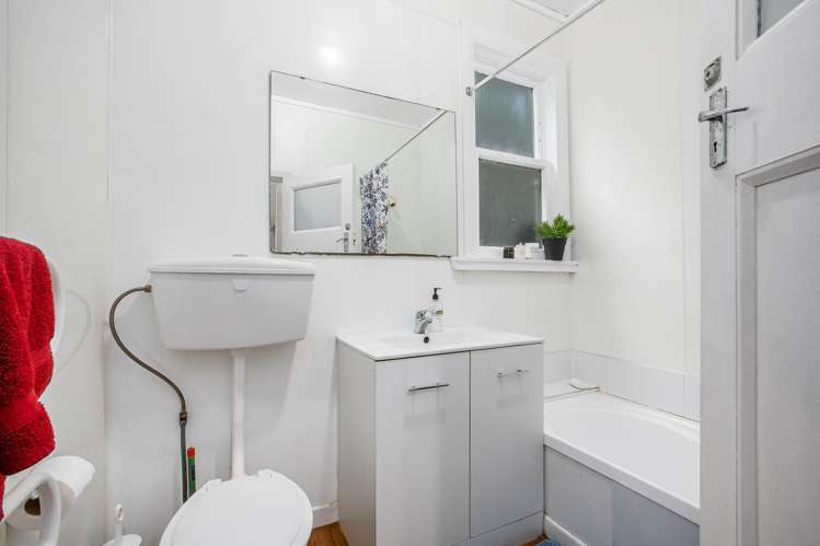 74 Sar Street Wadestown_13