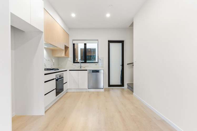 20C Plane Street Avondale_11