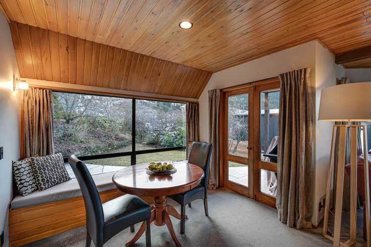 10 Lordens Place Fernhill/Sunshine Bay_8