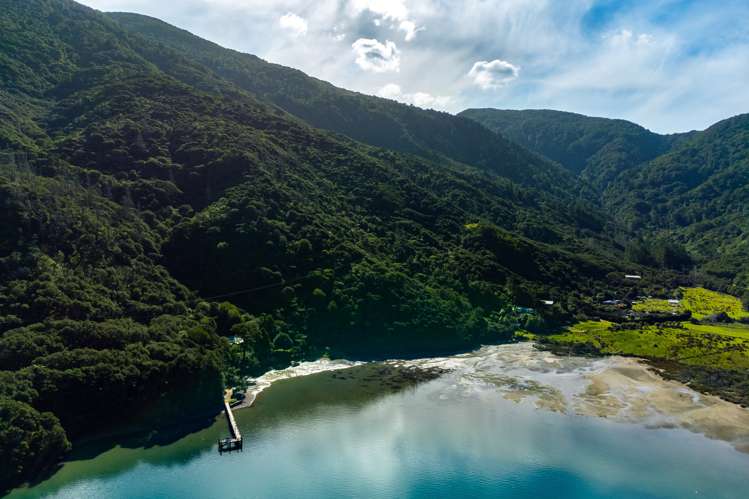 Endeavour Inlet Furneaux_15