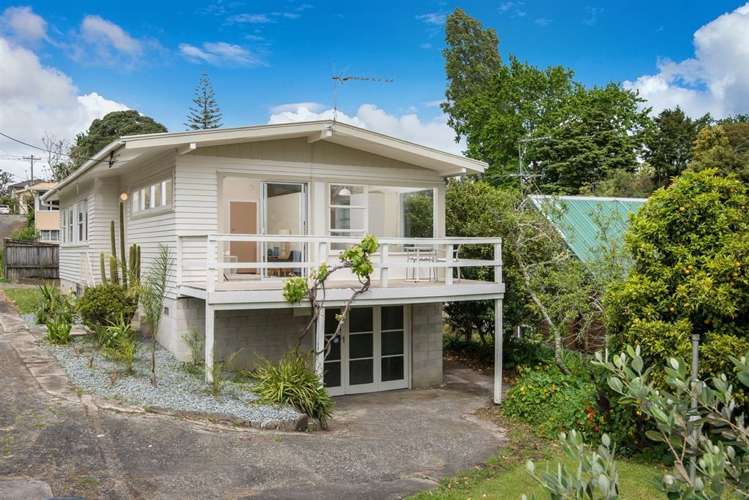 24 Rambler Crescent Beach Haven_0
