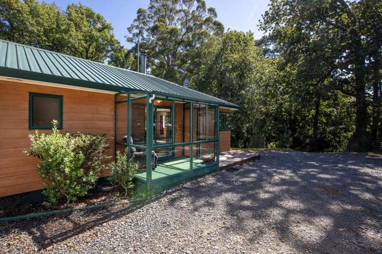 8/3382 Pourerere Road_2