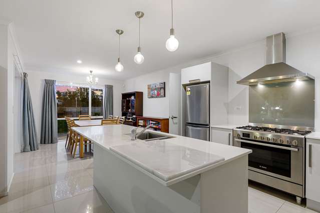 1 Benmore Crescent Pyes Pa_4