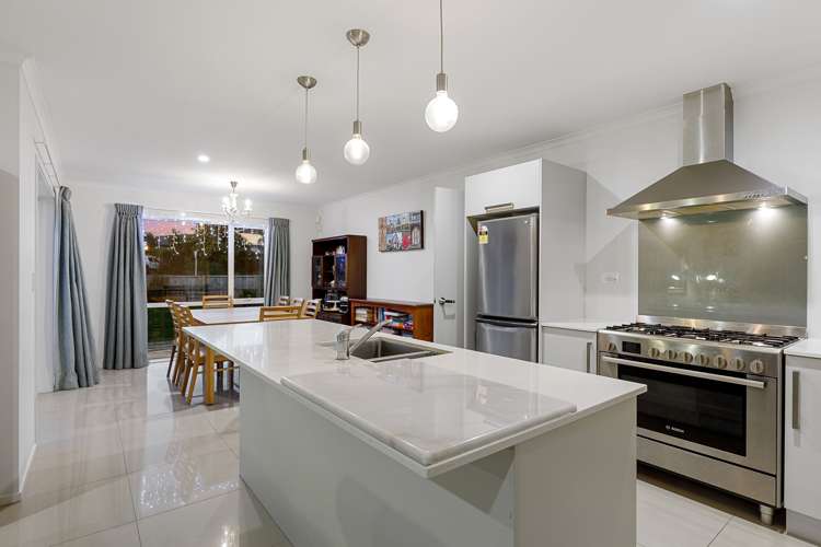 1 Benmore Crescent Pyes Pa_4
