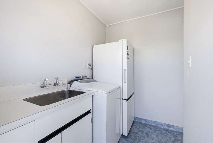 2/37 Middle Road Havelock North_12