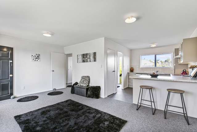 2/10 Westward Ho Glen Eden_4