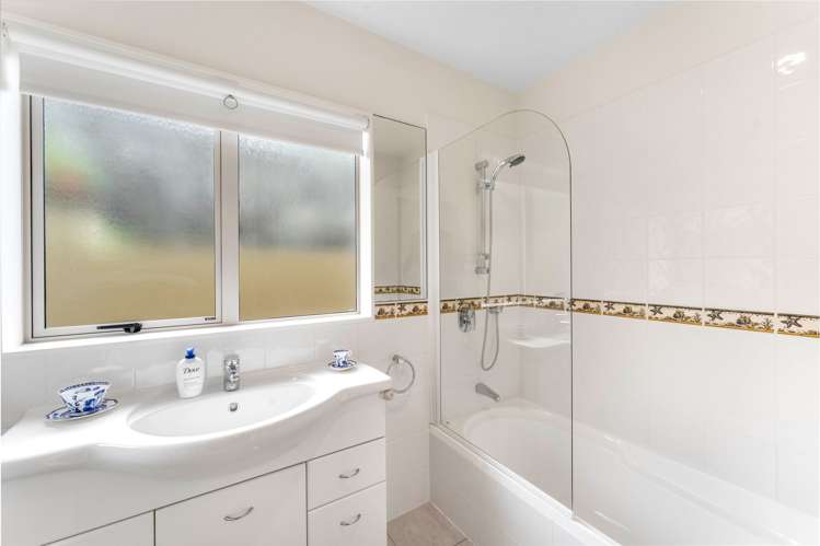 63 Raurenga Avenue Royal Oak_13