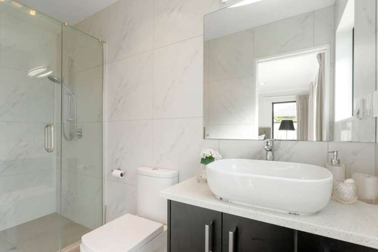 8 Iwinuku Crescent Wattle Downs_14