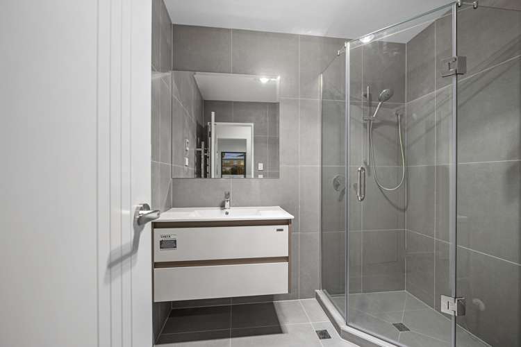 4/11 Oteha Valley Road Northcross_14