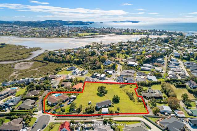 Red Beach Goldmine - 77 & 86 Matija Place