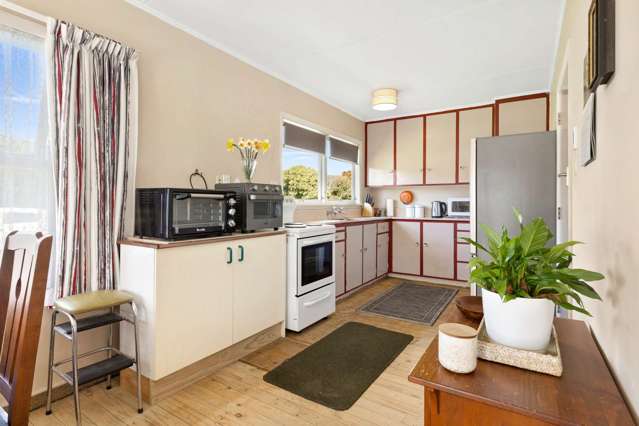 38 Tennyson Crescent Stoke_1