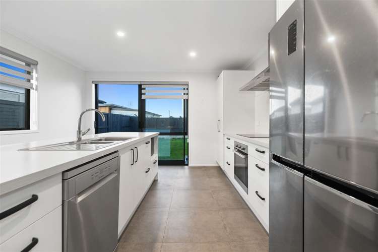 8 Probert Crescent Chartwell_7