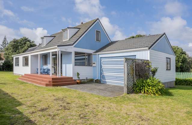 13 Hastings Street Waikanae Beach_1