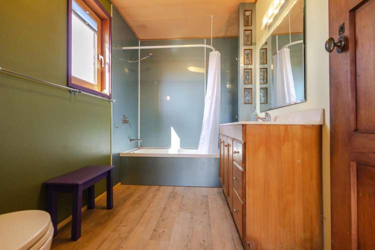 99 The Strand Okarito_17