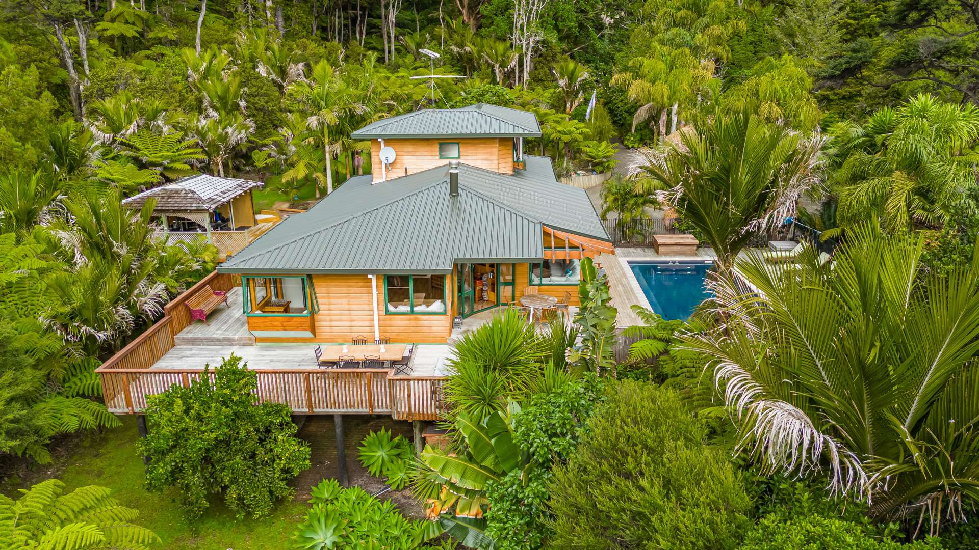 1075 Huia Road Huia_0