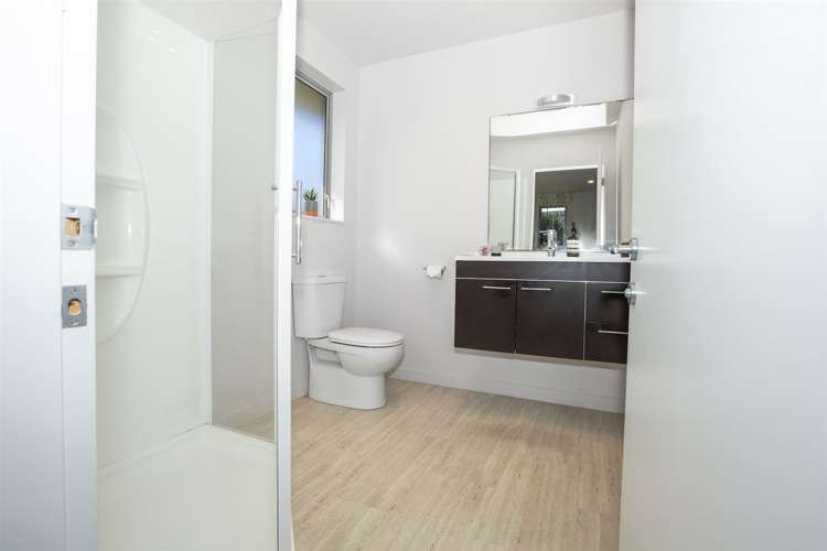 15 Tararua Close Aotea_8