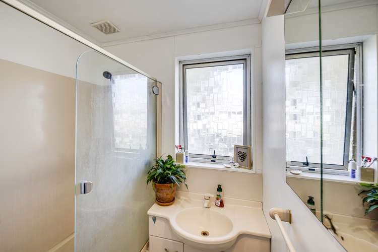 8 Lyttelton Crescent Tamatea_26