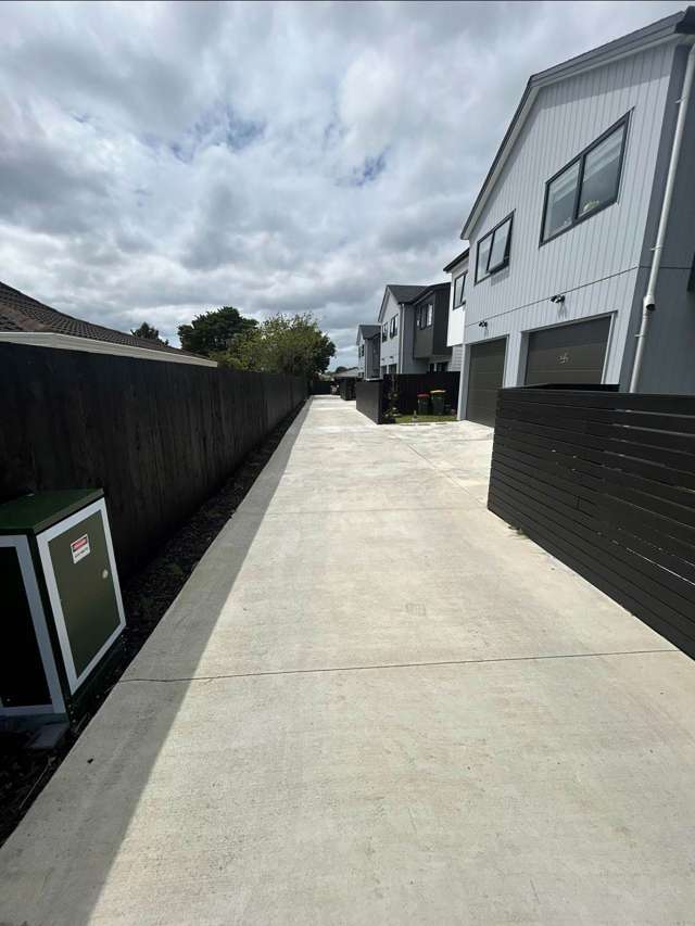 37F Flanshaw Road Te Atatu South_1