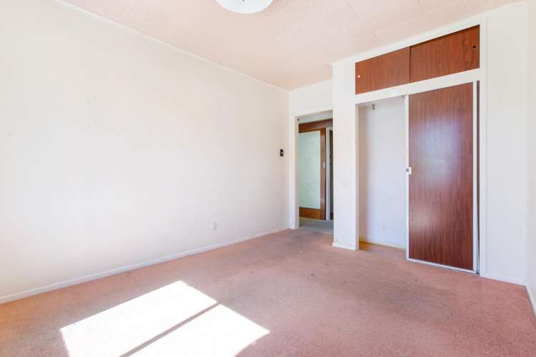 5 Blake Street Surfdale_17