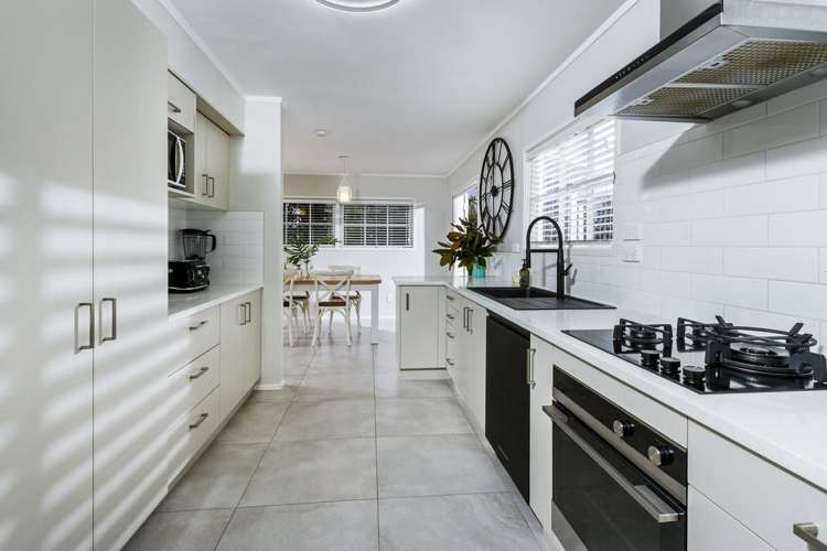 1/4 Coronation Street Belmont_8