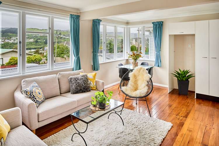 55 Davidson Crescent Tawa_1