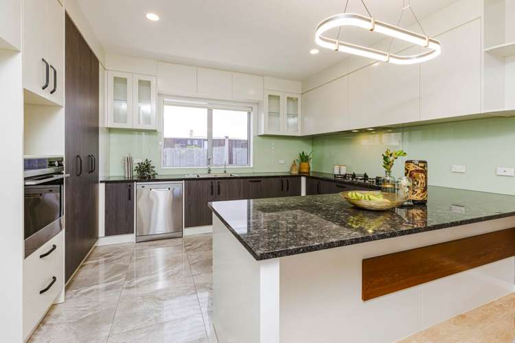 399 Ormiston Road Flat Bush_11