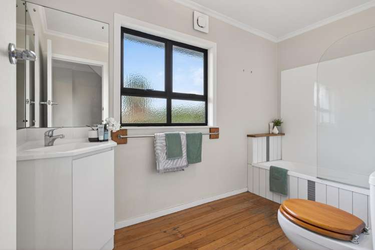 2 Memorial Drive Parahaki_15