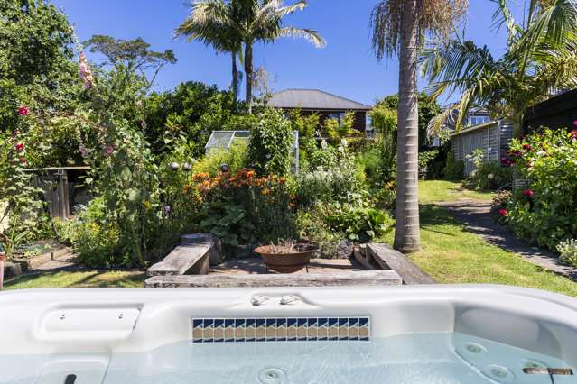 Calling All Gardeners- Room to Grow, Relax & Play!