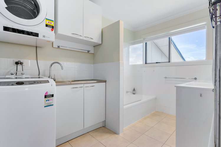 3a Leiden Place Totara Vale_12