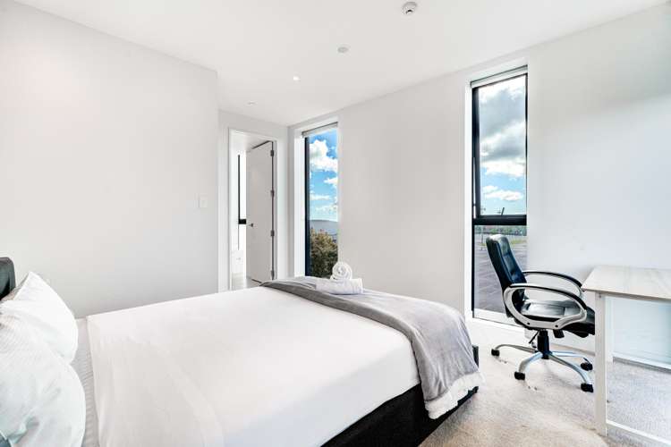 220/223A Green Lane West Epsom_9