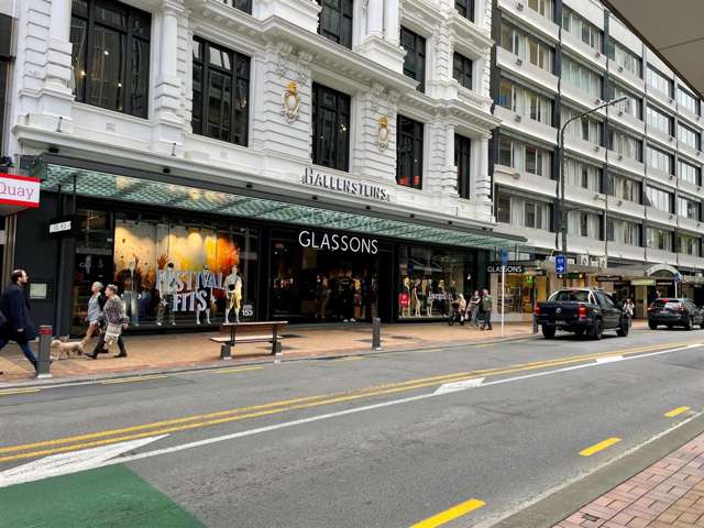 T5-215 Lambton Quay Wellington Central_3