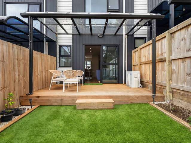 Modern Townhouse with Reserve Outlook..