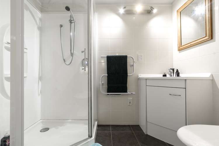 1/24 Upland Street Brookfield_13