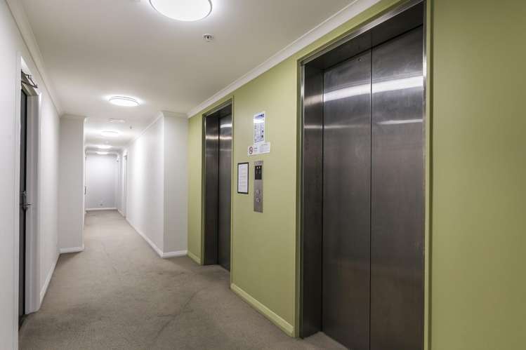 811/15 Holland Street 2185_6