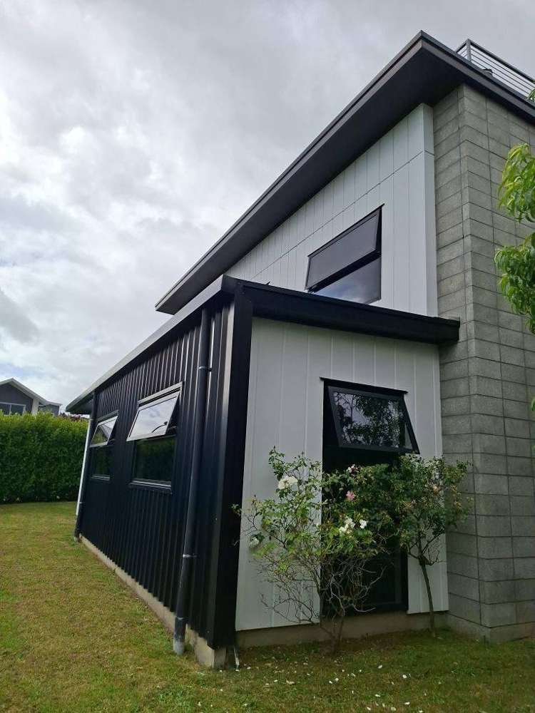 65 Featherstone Drive 2743_1