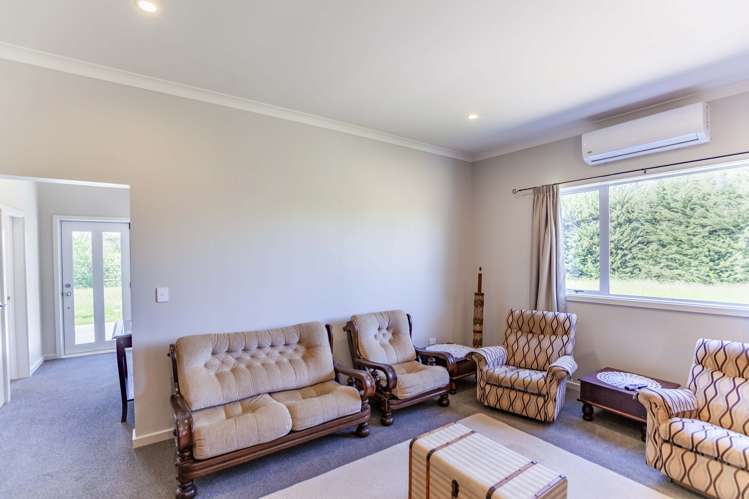 302 White Road Waipawa_5