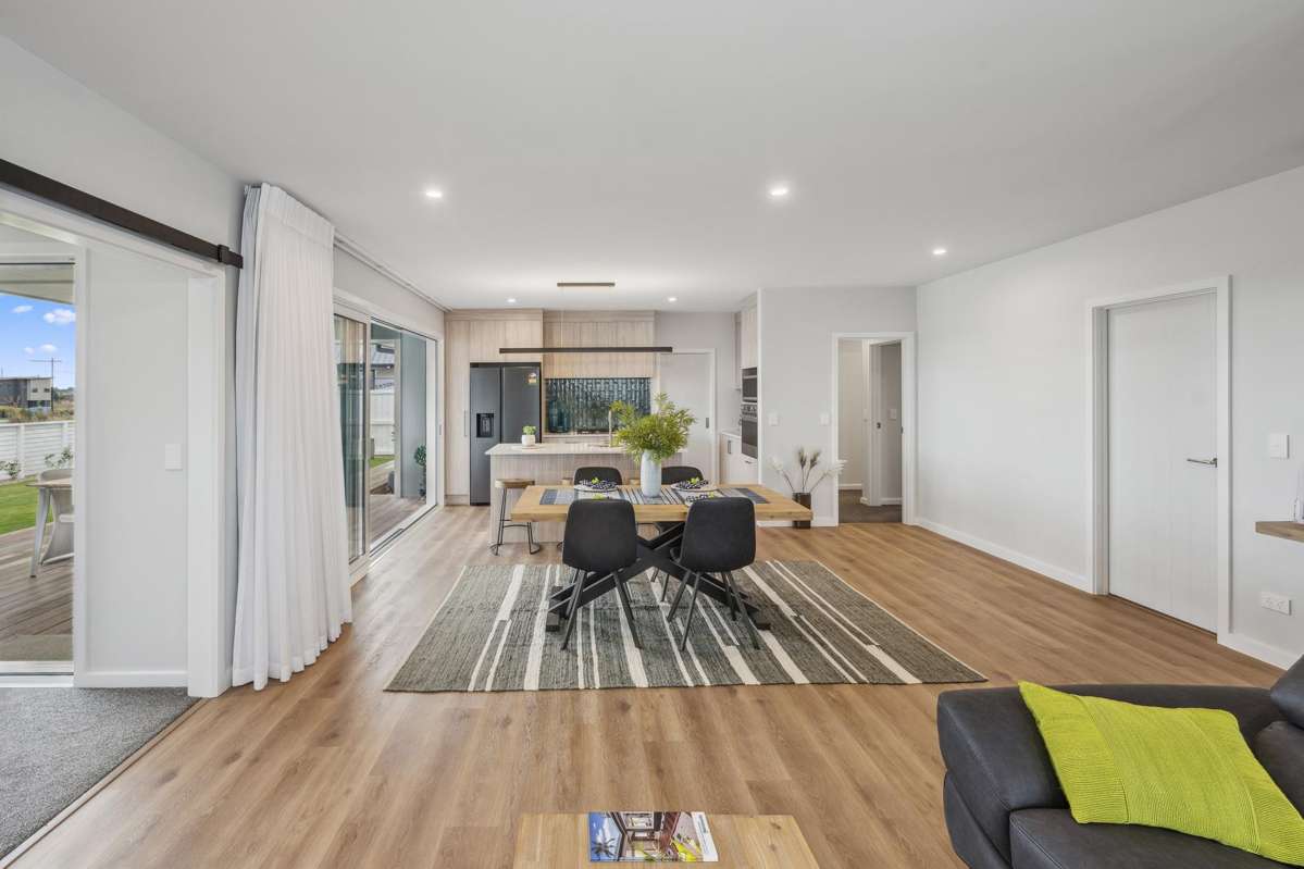 32 Makomako Crescent_1
