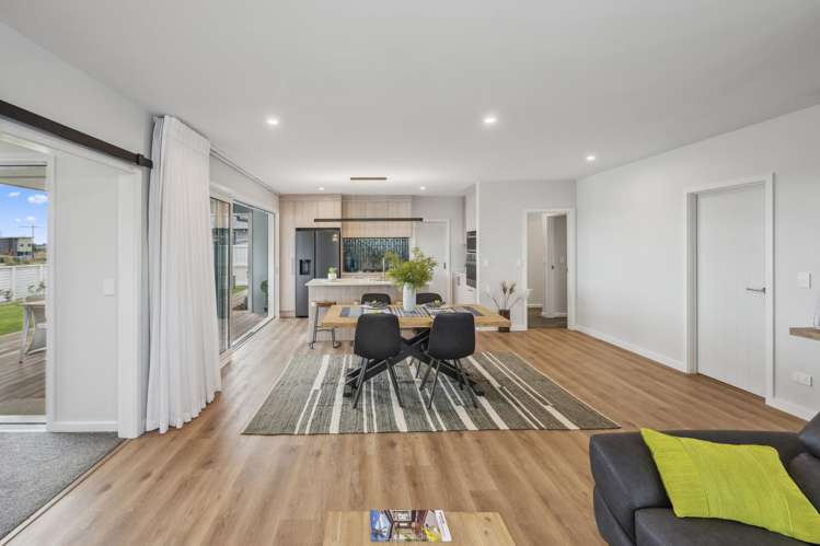 32 Makomako Crescent_5