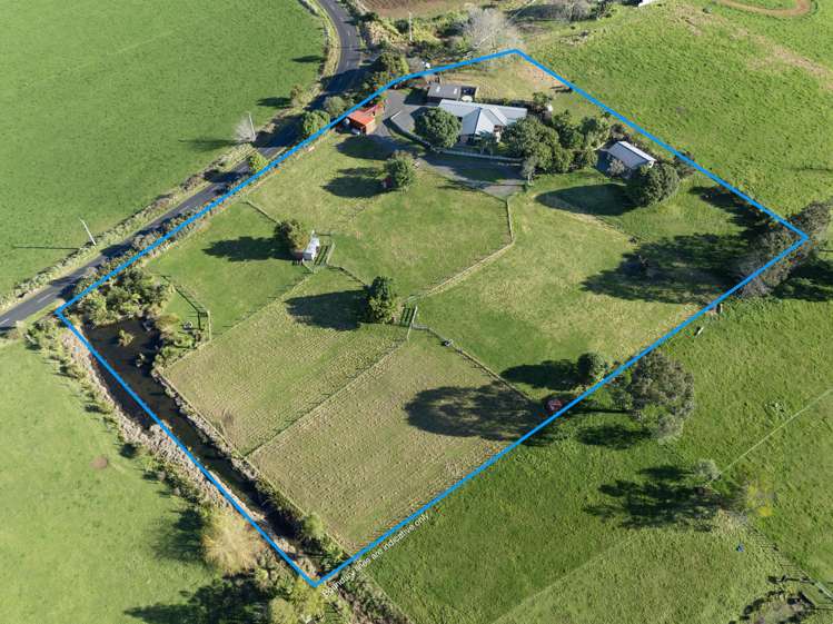 499 Clark and Denize Road_3