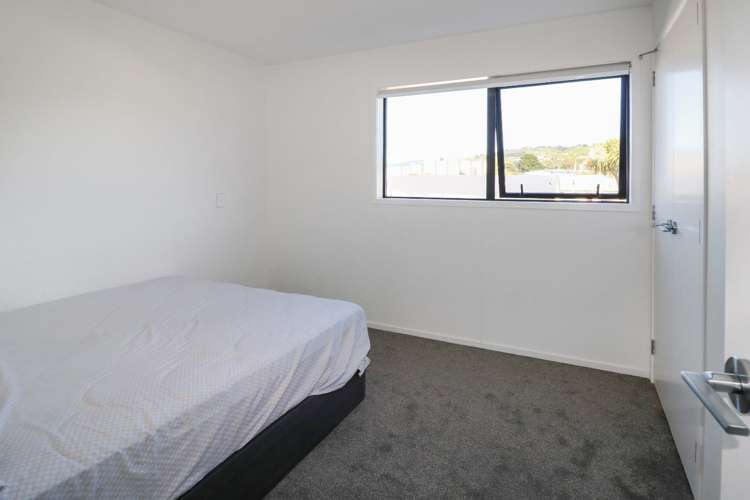 6/10 Avery Grove Boulcott_6