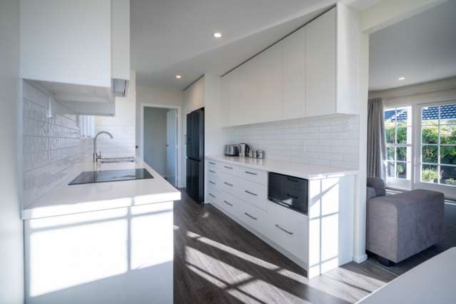 8 Denise Crescent Hornby_1